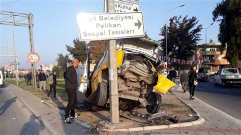 İ­z­m­i­r­­d­e­ ­t­r­a­f­i­k­ ­k­a­z­a­s­ı­:­ ­1­ ­ö­l­ü­ ­-­ ­S­o­n­ ­D­a­k­i­k­a­ ­H­a­b­e­r­l­e­r­